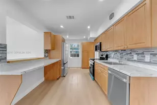 7150 SW 10th St, Pembroke Pines, FL 33023 - Photo 11