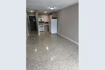 1047 SW 7th St #6, Miami, FL 33130 - Photo 3
