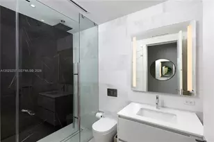 300 S Biscayne Blvd Way, Miami, FL 33131 - Photo 11