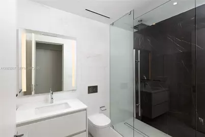 300 S Biscayne Blvd Way #2107, Miami, FL 33131 - Photo 13