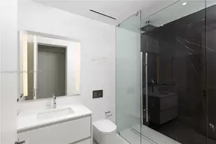 300 S Biscayne Blvd Way, Miami, FL 33131 - Photo 13