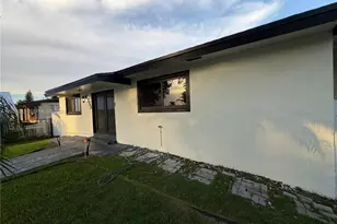 553 SW 6th Ct, Florida City, FL 33034 - Photo 5