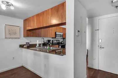 1200 Brickell Bay Dr #2915, Miami, FL 33131 - Photo 5