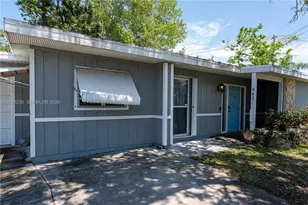 982 SW Airoso Blvd, Port Saint Lucie, FL 34983 - Photo 3