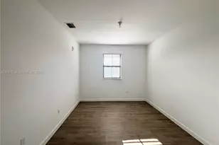 10620 NW 88th St, Doral, FL 33178 - Photo 5