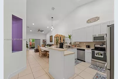 3220 NE 11th Dr #1, Homestead, FL 33033 - Photo 5