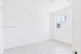 321 NE 26th St, Miami, FL 33137 - Photo 23