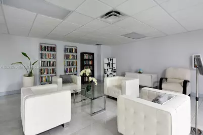 600 Parkview Dr #829, Hallandale Beach, FL 33009 - Photo 29