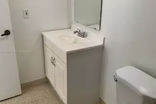 10231 W Fontainebleau Blvd, Miami, FL 33172 - Photo 29