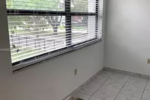 10231 W Fontainebleau Blvd, Miami, FL 33172 - Photo 15