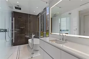 300 Biscayne Blvd Way, Miami, FL 33131 - Photo 19
