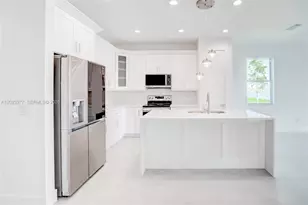 3804 SE 12th Ave, Cape Coral, FL 33904 - Photo 5