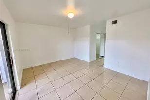 10893 NW 7th St, Miami, FL 33172 - Photo 13