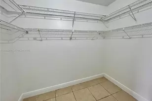 10893 NW 7th St, Miami, FL 33172 - Photo 15