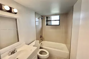 10893 NW 7th St, Miami, FL 33172 - Photo 21