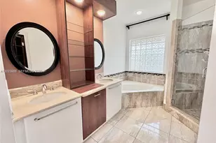 16320 Malibu Dr, Weston, FL 33326 - Photo 9