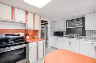 2851 NW 106th St, Miami, FL 33147 - Photo 17