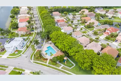 690 NW 159th Ln, Pembroke Pines, FL 33028 - Photo 43