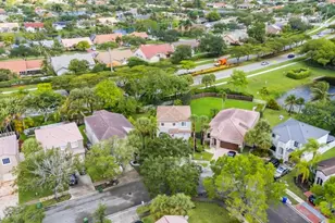 690 NW 159th Ln, Pembroke Pines, FL 33028 - Photo 39
