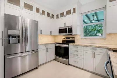 690 NW 159th Ln, Pembroke Pines, FL 33028 - Photo 3
