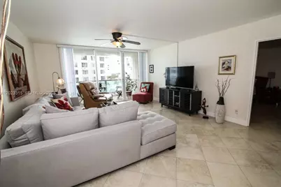 5151 Collins Ave #827, Miami Beach, FL 33140 - Photo 7
