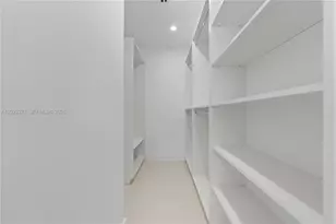 13185 Emerald Dr, North Miami, FL 33181 - Photo 15