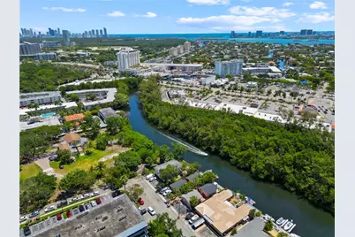 13185 Emerald Dr #2, North Miami, FL 33181 - Photo 23