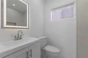 13185 Emerald Dr, North Miami, FL 33181 - Photo 11