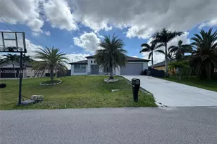 113 NW 38th Pl, Cape Coral, FL 33993 - Photo 3