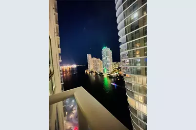 300 S Biscayne Blvd #T-1404, Miami, FL 33131 - Photo 3