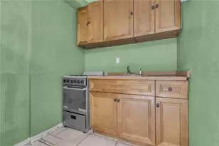 94 NW 69th St, Miami, FL 33150 - Photo 29