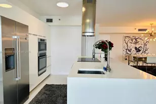 19101 NE 36th Ct, Aventura, FL 33180 - Photo 7