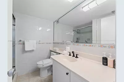 5225 Collins Ave #1509, Miami Beach, FL 33140 - Photo 13