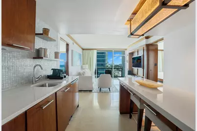 6801 Collins Ave #714 (Door 704), Miami Beach, FL 33141 - Photo 7