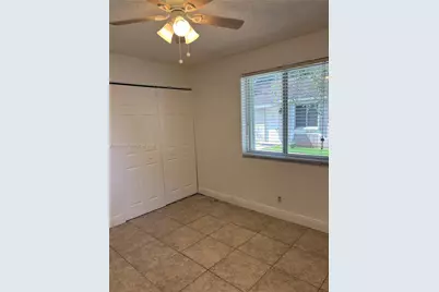 578 Woodgate Cir #E, Sunrise, FL 33326 - Photo 11