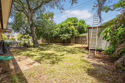 9875 SW 83rd St, Miami, FL 33173 - Photo 13