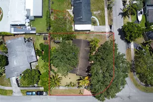 9875 SW 83rd St, Miami, FL 33173 - Photo 15