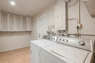 9875 SW 83rd St, Miami, FL 33173 - Photo 9