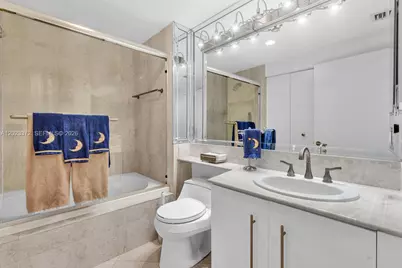 2000 Island Blvd #305, Aventura, FL 33160 - Photo 27