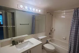 19555 E Country Club Dr, Aventura, FL 33180 - Photo 9