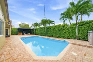 19920 NW 9th Dr, Pembroke Pines, FL 33029 - Photo 35