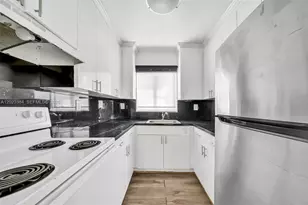 2011 Bay Dr, Miami Beach, FL 33141 - Photo 9