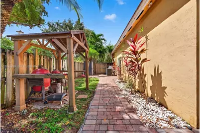 14421 SW 155th Pl, Miami, FL 33196 - Photo 23