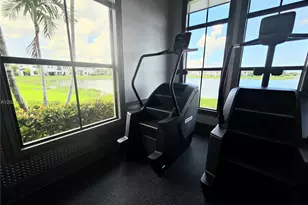9261 W 33rd Way, Hialeah, FL 33018 - Photo 23
