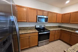 9261 W 33rd Way, Hialeah, FL 33018 - Photo 5