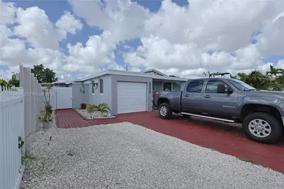 330 W 44th St, Hialeah, FL 33012 - Photo 7