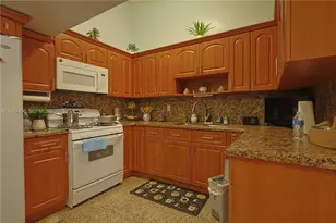 330 W 44th St, Hialeah, FL 33012 - Photo 23