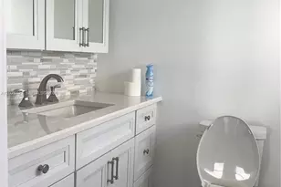 1020 Meridian Ave, Miami Beach, FL 33139 - Photo 7