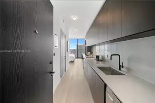 20 NE 11th St, Miami, FL 33132 - Photo 3