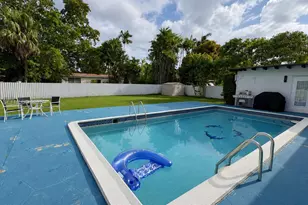 430 NE 145th St, Miami, FL 33161 - Photo 15